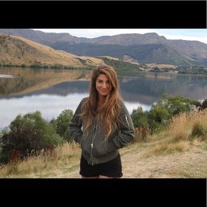 Meet your Posher, Ciara